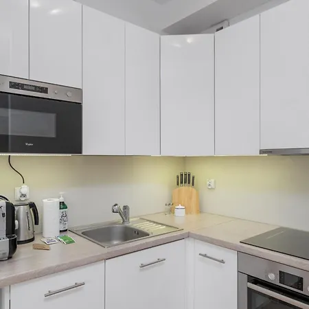 Rydygiera 13b By Nyx * Varsovie