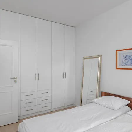 Rydygiera 13b By Nyx *